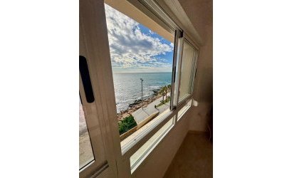 Herverkoop - Apartamento -
Torrevieja - Playa del Cura