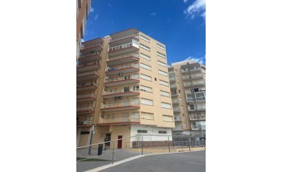 Herverkoop - Apartamento -
Torrevieja - Playa del Cura