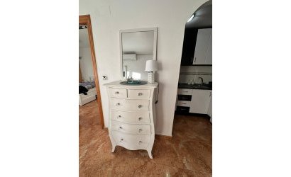 Herverkoop - Apartamento -
Torrevieja - Centro