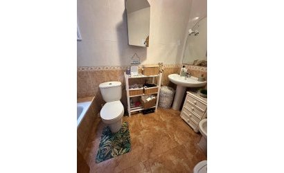 Herverkoop - Apartamento -
Torrevieja - Centro