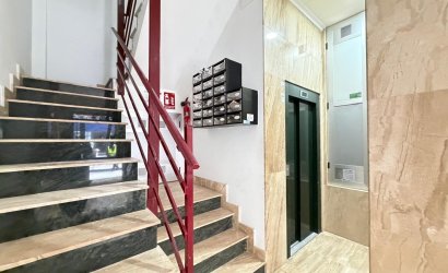 Revente - Apartamento -
Torrevieja - Centro