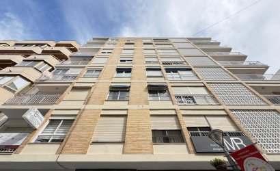 Revente - Apartamento -
Torrevieja - Centro