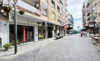 Revente - Apartamento -
Torrevieja - Centro