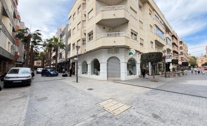 Revente - Apartamento -
Torrevieja - Centro