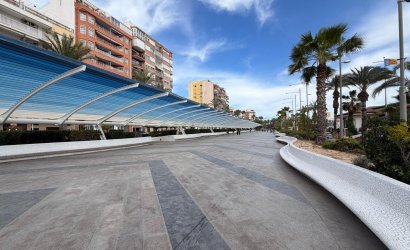 Revente - Apartamento -
Torrevieja - Centro