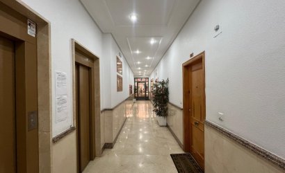 Revente - Apartamento -
Torrevieja - Centro