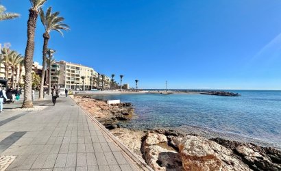 Herverkoop - Apartamento -
Torrevieja - Centro