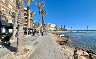 Herverkoop - Apartamento -
Torrevieja - Centro