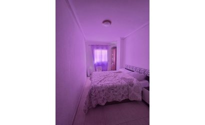 Revente - Apartamento -
Torrevieja - Centro