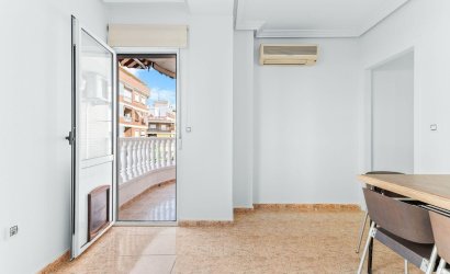 Herverkoop - Apartamento -
Torrevieja - Centro
