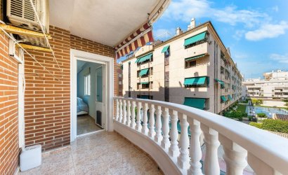 Herverkoop - Apartamento -
Torrevieja - Centro