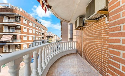 Herverkoop - Apartamento -
Torrevieja - Centro