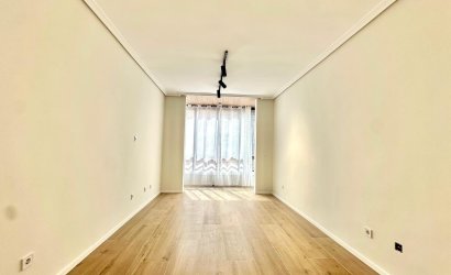 Herverkoop - Apartamento -
Torrevieja - Centro