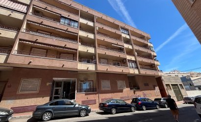 Herverkoop - Apartamento -
Torrevieja - Centro