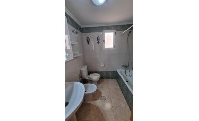 Herverkoop - Apartamento -
Torrevieja - Centro