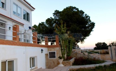 Resale - Villa -
Torrevieja - Los Balcones