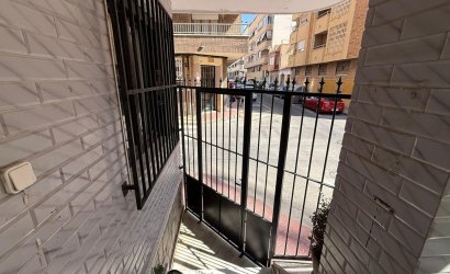 Revente - Apartment -
Torrevieja - Estacion De Autobuses