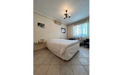 Revente - Villa -
Torrevieja - Aguas Nuevas