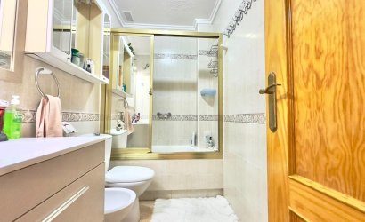 Herverkoop - Apartamento -
Torrevieja - Centro