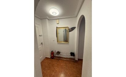 Herverkoop - Apartamento -
Torrevieja - Centro