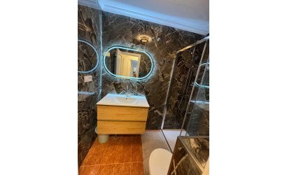 Herverkoop - Apartamento -
Torrevieja - Centro