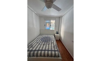 Herverkoop - Apartamento -
Torrevieja - Centro