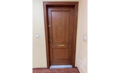 Herverkoop - Apartamento -
Torrevieja - Centro