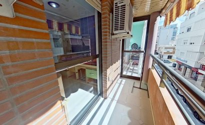 Resale - Apartamento -
Torrevieja - Centro