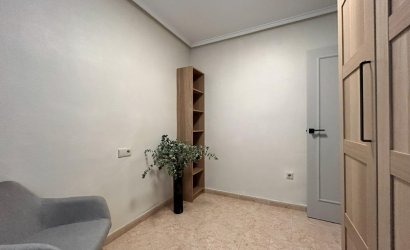 Herverkoop - Apartamento -
Torrevieja - Centro