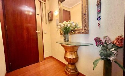 Revente - Apartamento -
Torrevieja - Centro