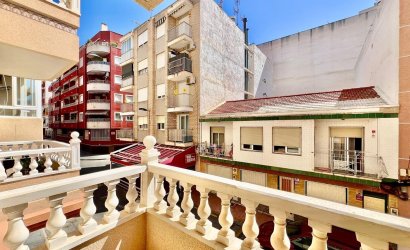 Herverkoop - Apartamento -
Torrevieja - Playa del Cura