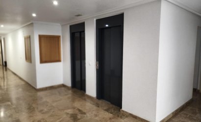 Herverkoop - Apartamento -
Torrevieja - Centro