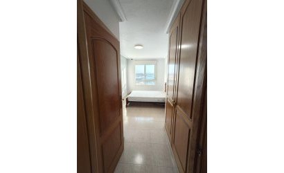 Herverkoop - Apartamento -
Torrevieja - Centro
