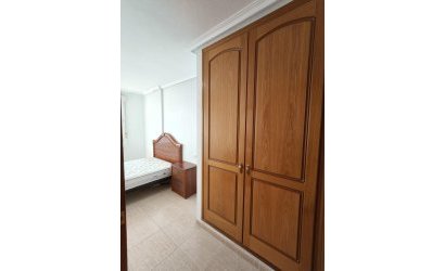 Herverkoop - Apartamento -
Torrevieja - Centro