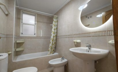 Herverkoop - Apartamento -
Torrevieja - Centro