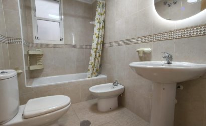 Herverkoop - Apartamento -
Torrevieja - Centro