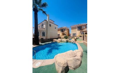 Resale - Villa -
Villamartin - Costa Blanca