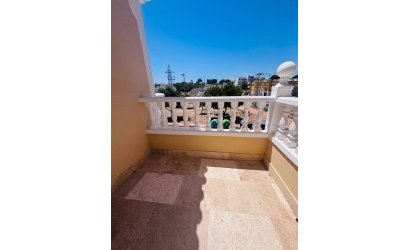 Resale - Villa -
Villamartin - Costa Blanca