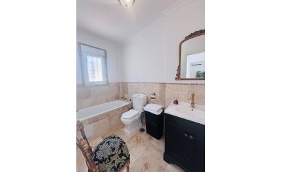 Resale - Villa -
Villamartin - Costa Blanca