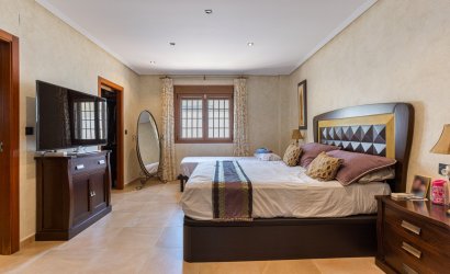 Herverkoop - Villa -
Los Montesinos - La Herrada