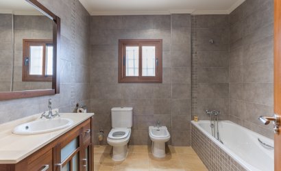 Herverkoop - Villa -
Los Montesinos - La Herrada