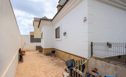 Herverkoop - Villa -
Los Montesinos - La Herrada