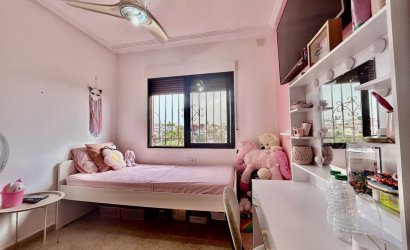 Resale - Villa -
Villamartin - Costa Blanca