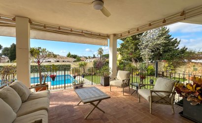 Herverkoop - Villa -
Campoamor - Costa Blanca