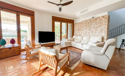 Herverkoop - Villa -
Campoamor - Costa Blanca