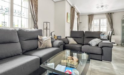 Resale - Villa -
Orihuela Costa - Costa Blanca