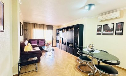 Revente - Apartment -
Torrevieja - Centro