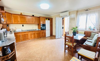 Revente - Apartment -
Torrevieja - Centro