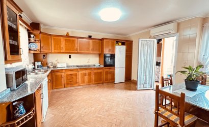Revente - Apartment -
Torrevieja - Centro