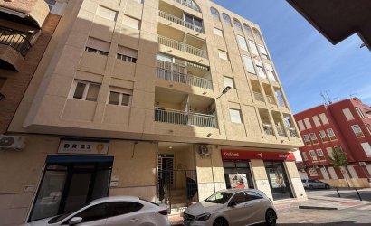 Resale - Apartment -
Torrevieja - Centro